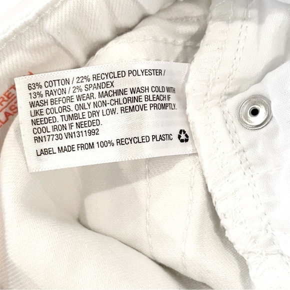 Cat & Jack 2T white denim shorts - Picture 7 of 7